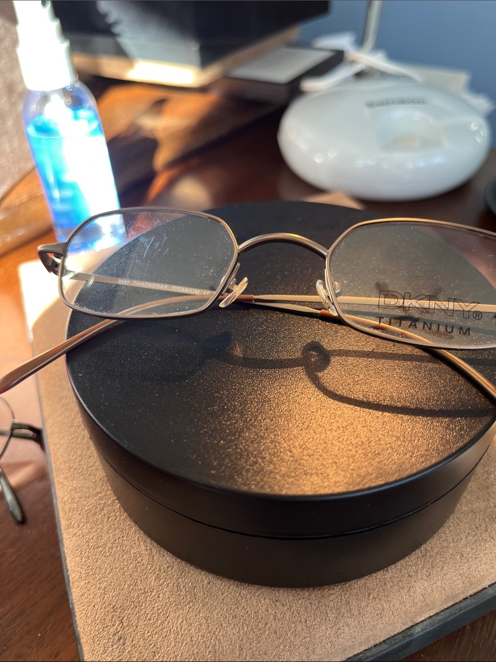 DKNY Titanium Frames “New” in Gold Tone
Subtle hex shape KY56845 078 45/21/140